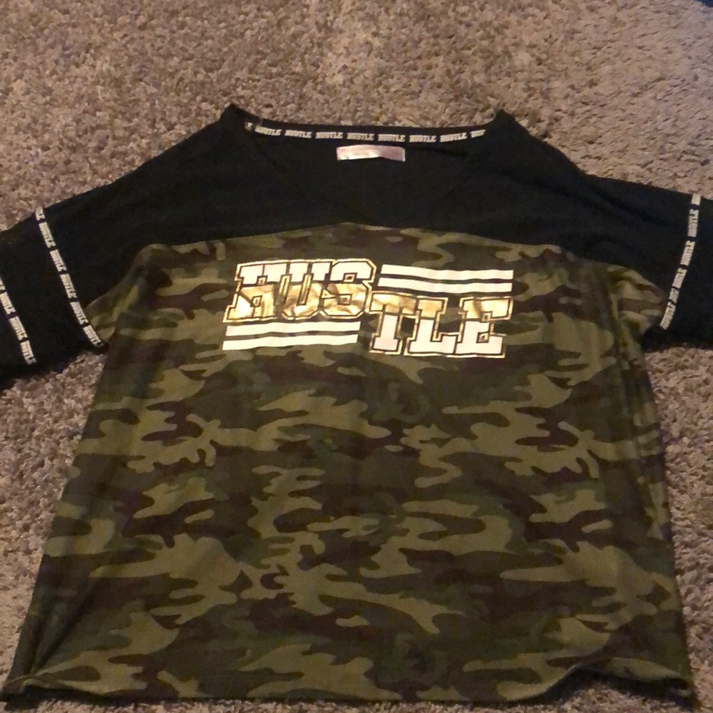 Hustle half sleeve camo shirt with mesh on sleeves